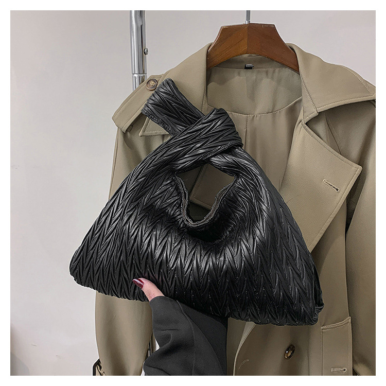 Women's Medium Pu Leather Geometric Solid Color Elegant Magnetic Buckle Handbag display picture 11