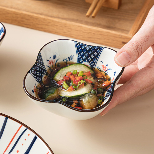 Retro Japanese simple sauce vinegar flower flavor dish household underglaze color hotel snack dipping seasoning side dish peanut dish