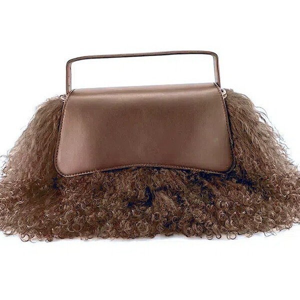 2024 Autumn and Winter Mao Mao Tan Sheep Bag Portable Crossbody Leather Plush Tassel Bag Elegant Fashion Leather Bag 2024 Autumn and Winter Mao Mao Tan Sheep Bag Portable Crossbody Leather Plush Tassel Bag Elegant Fashion Leather Bag