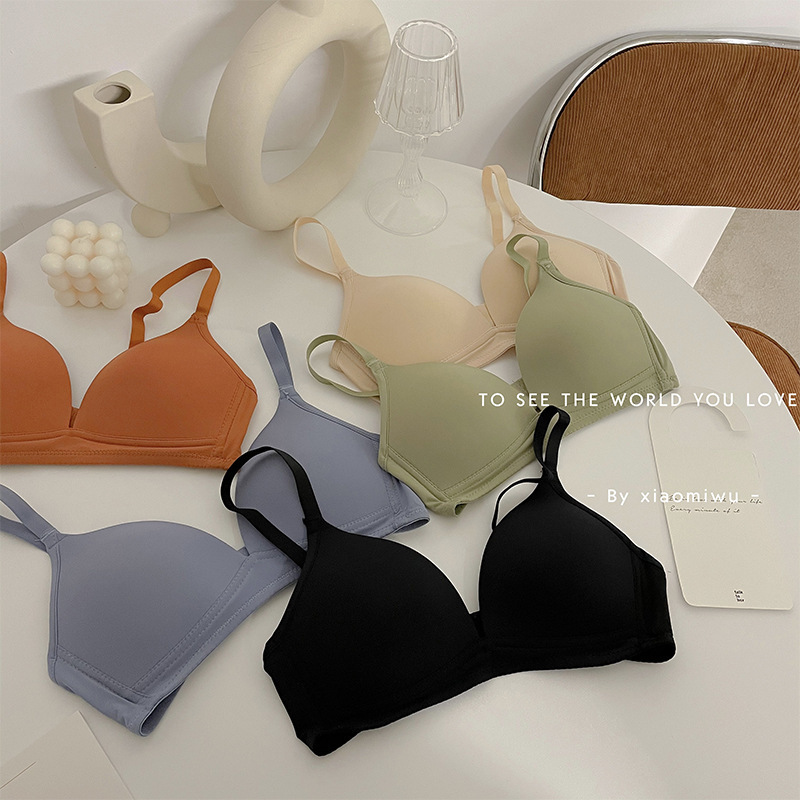 Japanese Style Simple Solid Color Seamless Gloss Underwear for Girls with Small Chest Comfortable Breathable Student Bra without Steel Ring