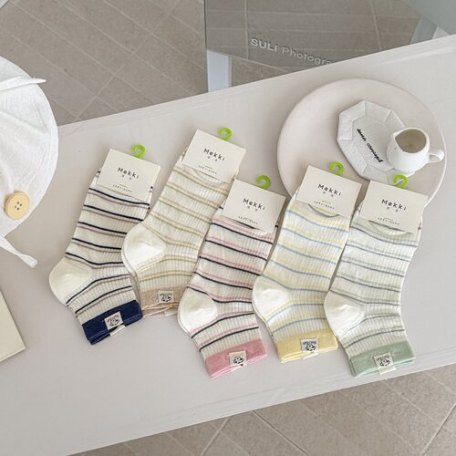 Women's socks in spring and summer, new color stripe mid-tube socks, Japanese color matching stripe women's socks, all-match trend cotton socks wholesale