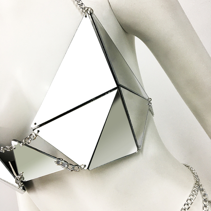 Title 14, Outfit da palco con pannelli a specchio metalli...