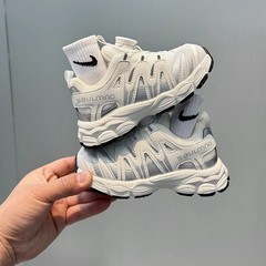 女の子スポーツシューズ 2025 春の新子供の回転バックル軽量通気性カジュアルお父さん靴男の子ランニングシューズ