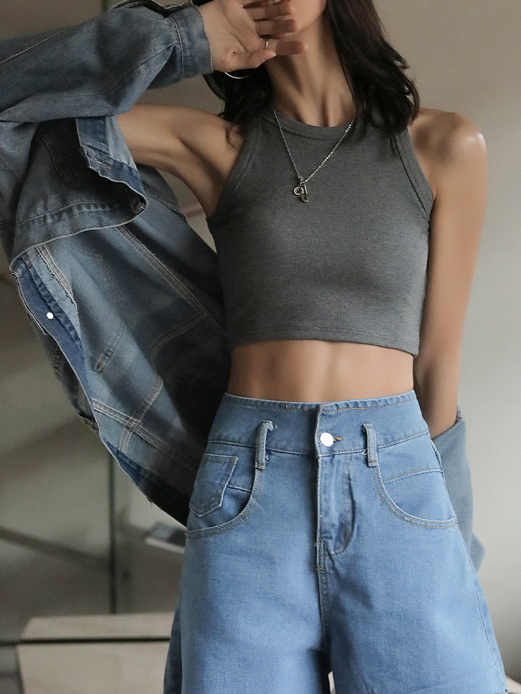 Summer sexy top with cups with a round collar