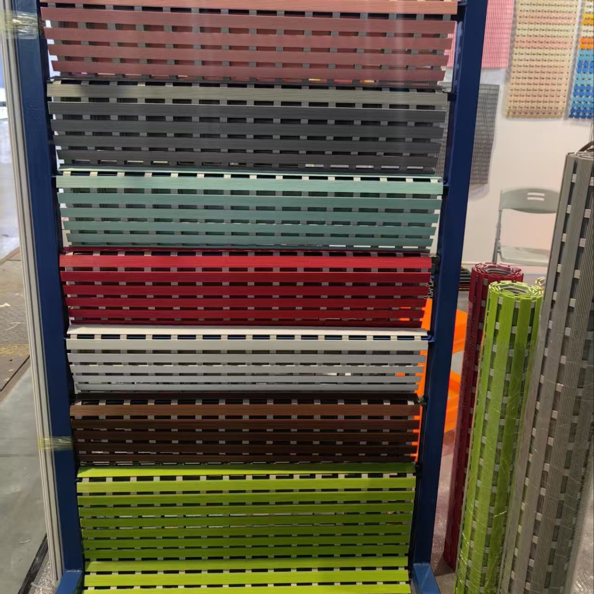 2025年新款淋浴防滑垫浴室防滑垫洗澡淋浴防摔镂空脚垫TPE材质