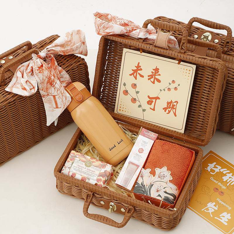 Regalos al por mayor para el Festival del Bote del Dragón Cesta de ratán práctica de alta gama Caja de regalo creativa Apertura de la empresa Actividades de celebración de la tienda Regalos de creación grupal