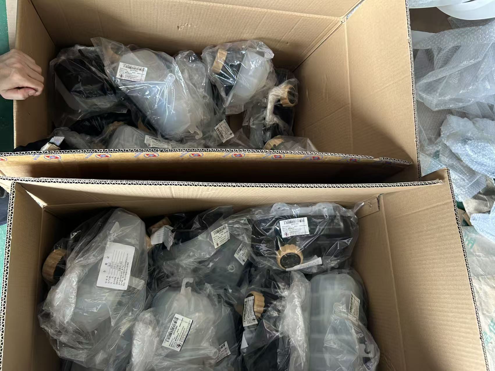 Suitable for Captiva Baojun 530 export version expansion water tank coolant reservoir 23731594