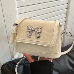 外貿時尚女包2024新款簡約水桶包百搭蝴蝶小方包高級感小眾斜挎包