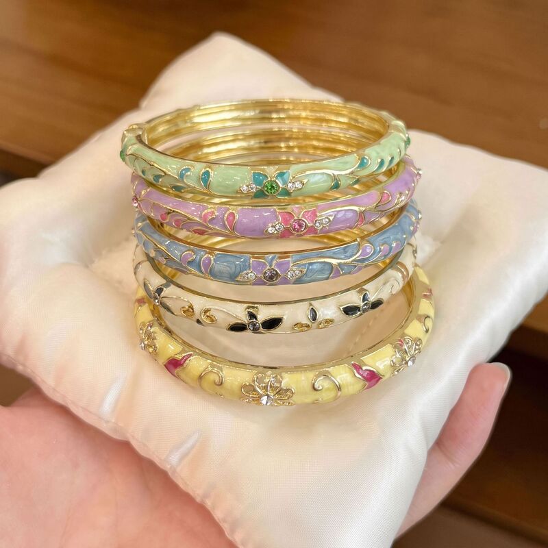 New vintage court-style cloisonné open bracelet, slim and fashionable enamel bangle, exquisite and high-end jewelry New vintage court-style cloisonné open bracelet, slim and fashionable enamel bangle, exquisite and high-end jewelry