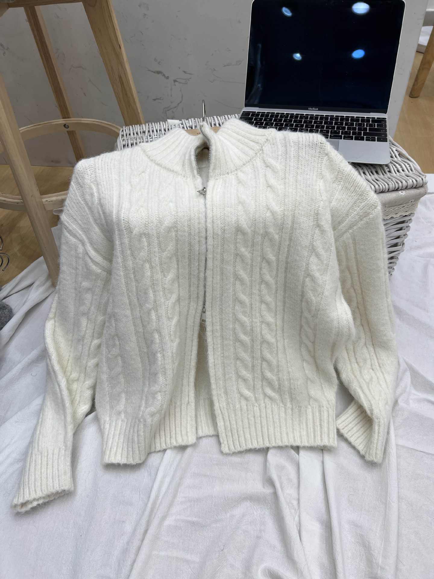 24 invierno Puyuan collar de pila retro flor trenzada lana tejido cardigan de color sólido de mujer coreana