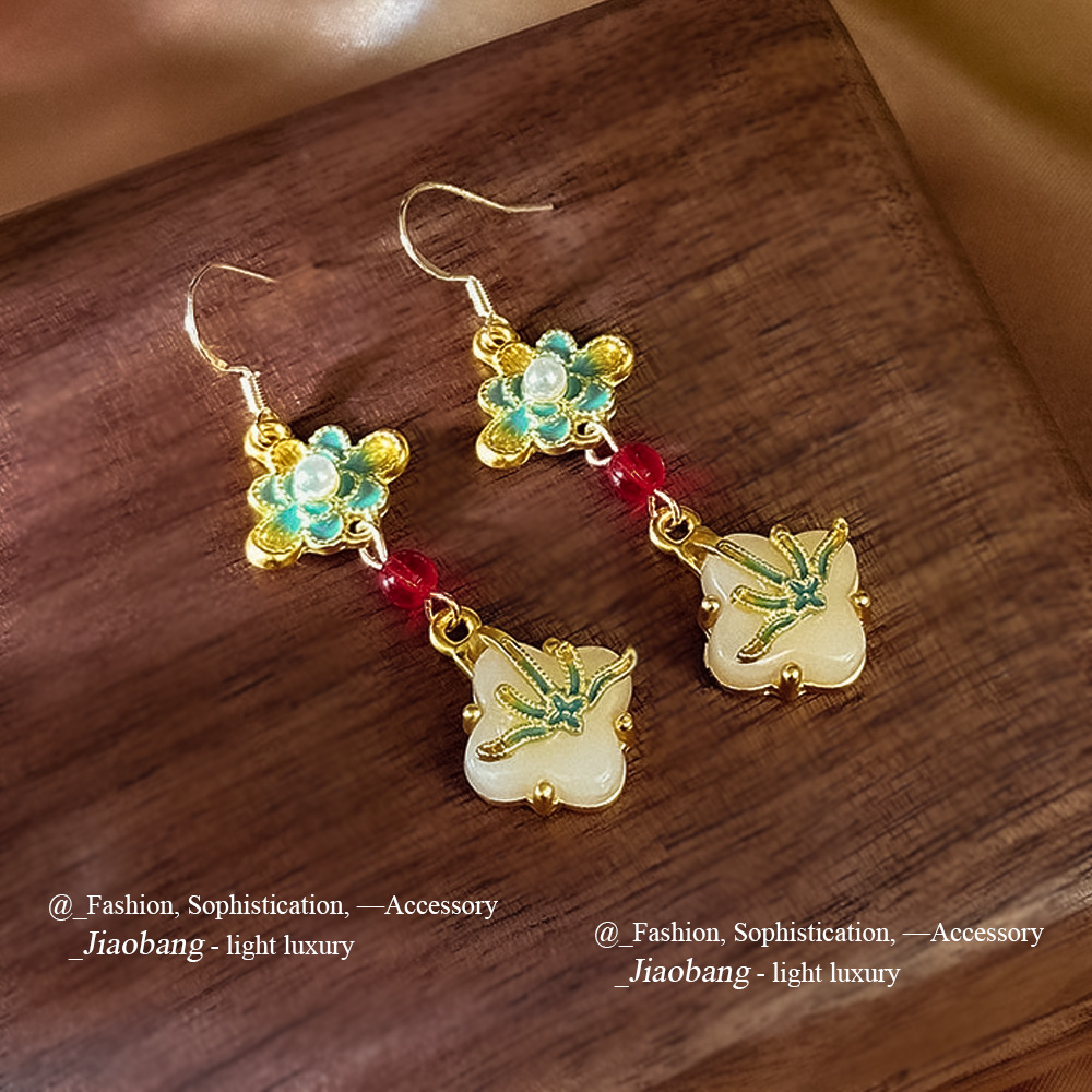 Nuevos pendientes de borla de esmalte de trébol de cuatro hojas de estilo chino Pendientes de estilo chino retro Traje antiguo de moda Pendientes largos de estilo étnico