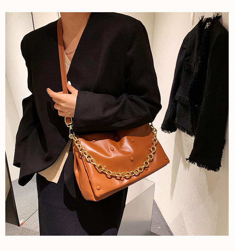 Autumn And Winter Retro Small Bag New Messenger Bag Chain Single Shoulder Armpit Small Square Bag display picture 5