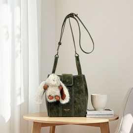 秋露青茵水桶包2025巨好看的包包女手提单肩斜挎小包工厂一件代发