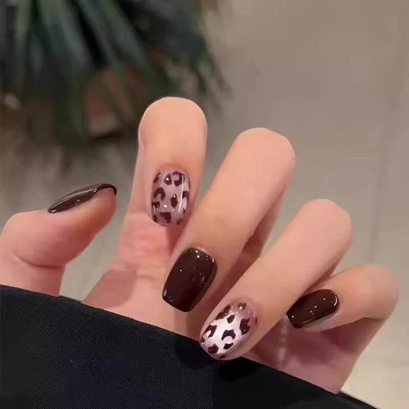 Nail Art Wear Advanced Sense White Temperament Maillard Cat Eye Leopard Print Popular Short Nail Art False Nail Patch