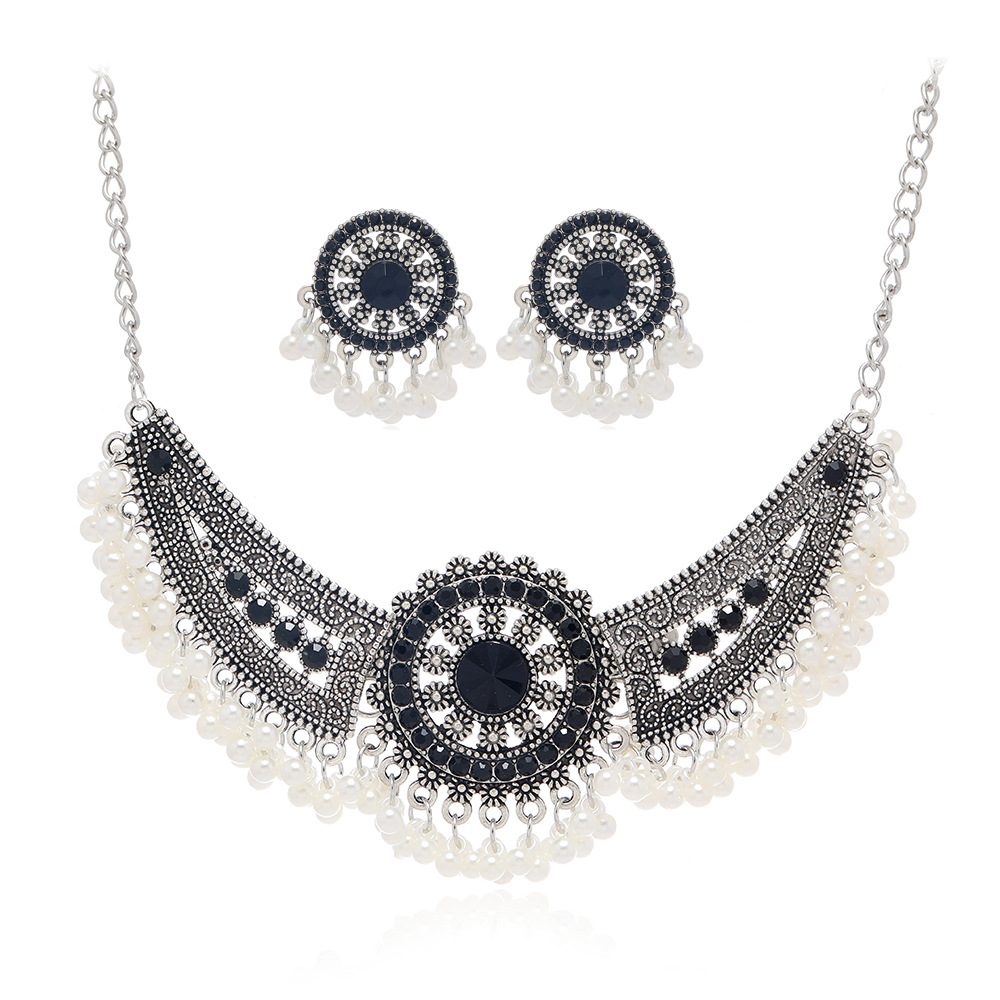 Set collana e orecchini con perle per eventi di matrimonio_voghion.com