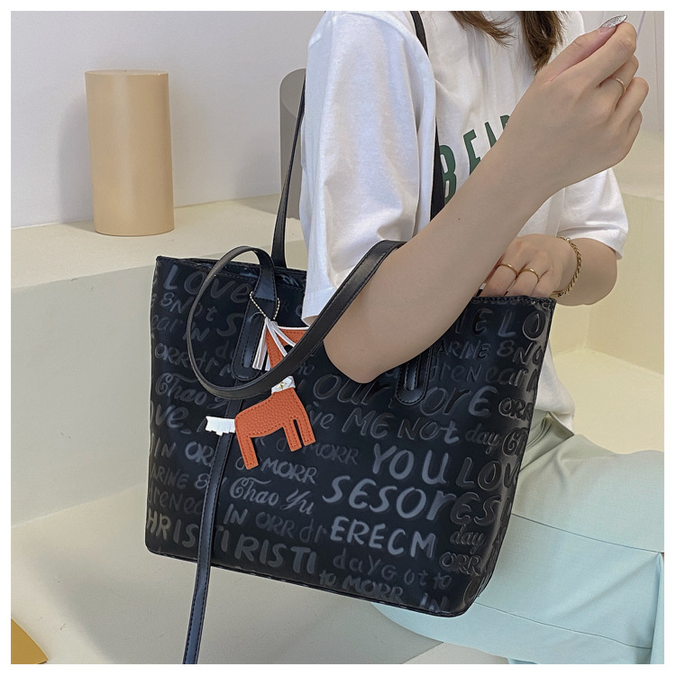 Wholesale Retro Letter Graffiti Large Capacity Shoulder Tote Bag Nihaojewelry display picture 48