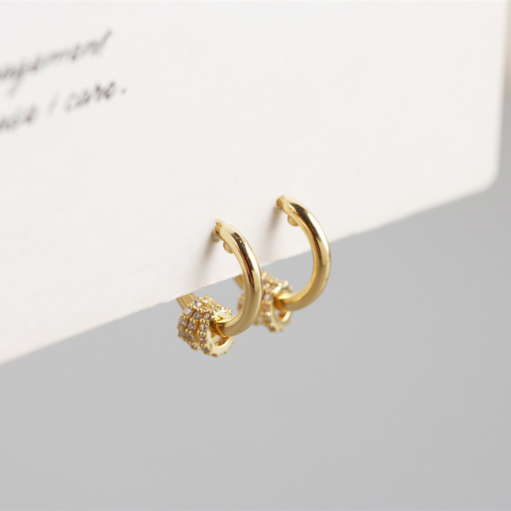 2021 New Japanese and Korean Light Luxury One Style for DualWear Activity Diamond Ring Transfer Beads Temperament Ear Clip Earrings for Womenpicture5
