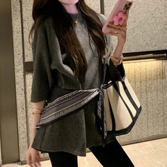 2025秋季自留款设计感大廓形慵懒时髦中长款上衣女圆领套头宽松潮