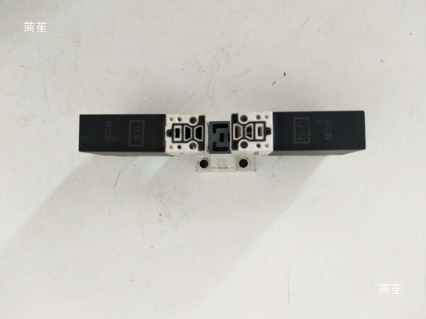 SMC高速电磁阀VQ110U-5L成色很新,性能包好