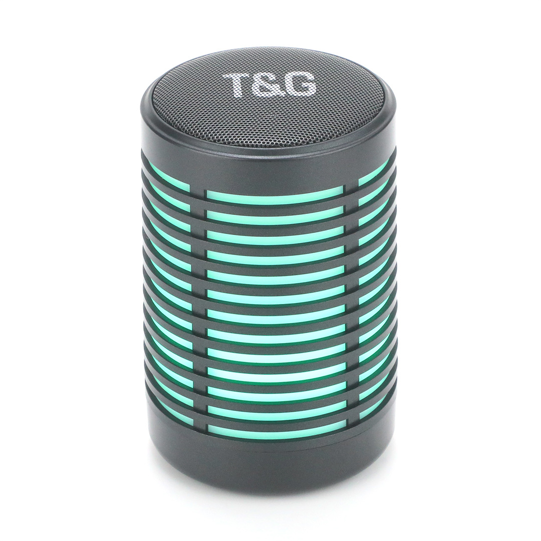 Creativo de comercio electrónico transfronterizo LED colorido altavoz Bluetooth choque de sonido envolvente tarjeta de enchufe de deporte al aire libre USB subwoofer