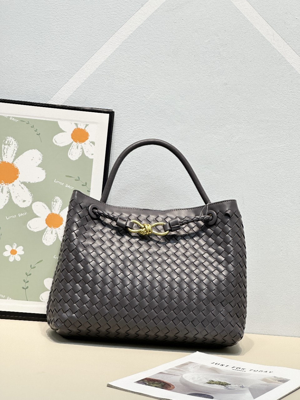 Nueva bolsa de mano de alta calidad de gran capacidad, personalidad femenina, bolsa de tejido simple hecha a mano, bolso de hombro universal