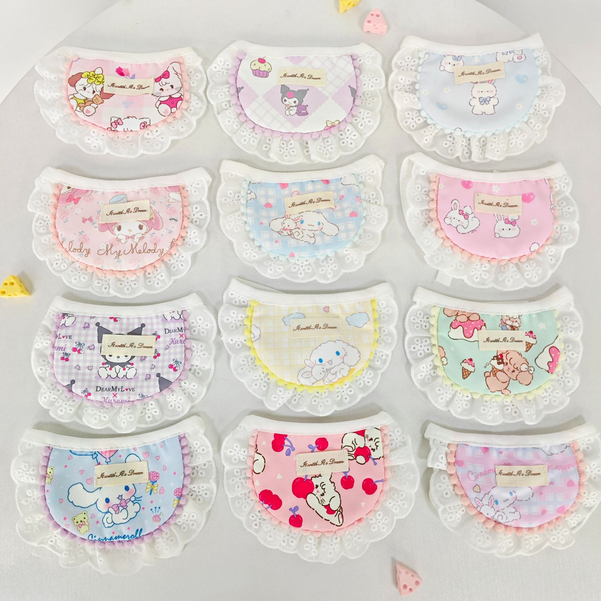 狗狗口水巾围兜猫咪围嘴卡通超萌围巾宠物衣服围脖装饰比熊泰迪