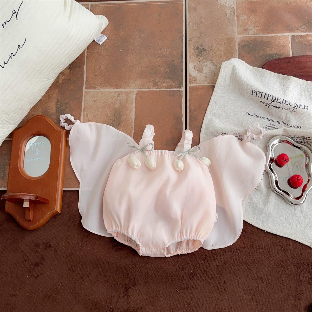 Youhe 2025 verano nuevo estilo dulce princesa mono mujer bebé banquete de un año delgado ala de mariposa abrigo de pedo