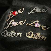 韩国新款珍珠胸针时尚高级感盒装胸花水钻小众丝巾扣蝴蝶别针字母