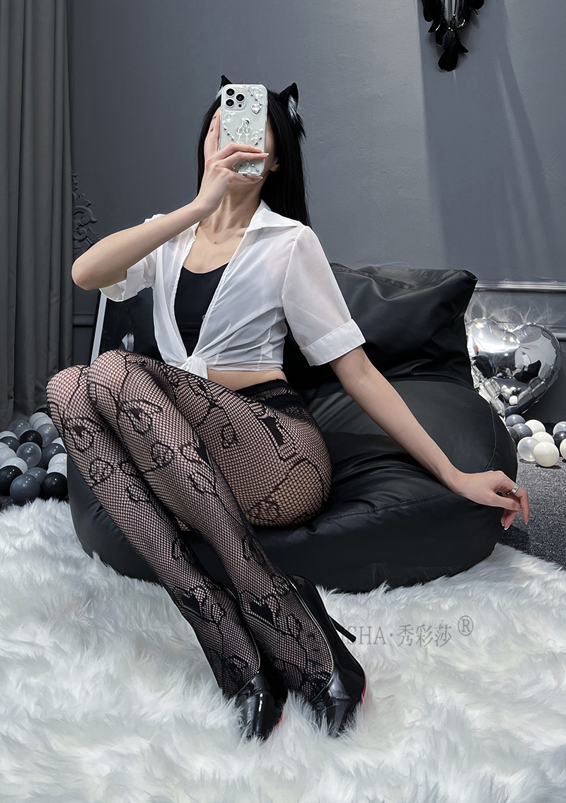 Black Fishnet Lace Thigh-High Stockings with Non-Slip Garters, One Size — detail image 8