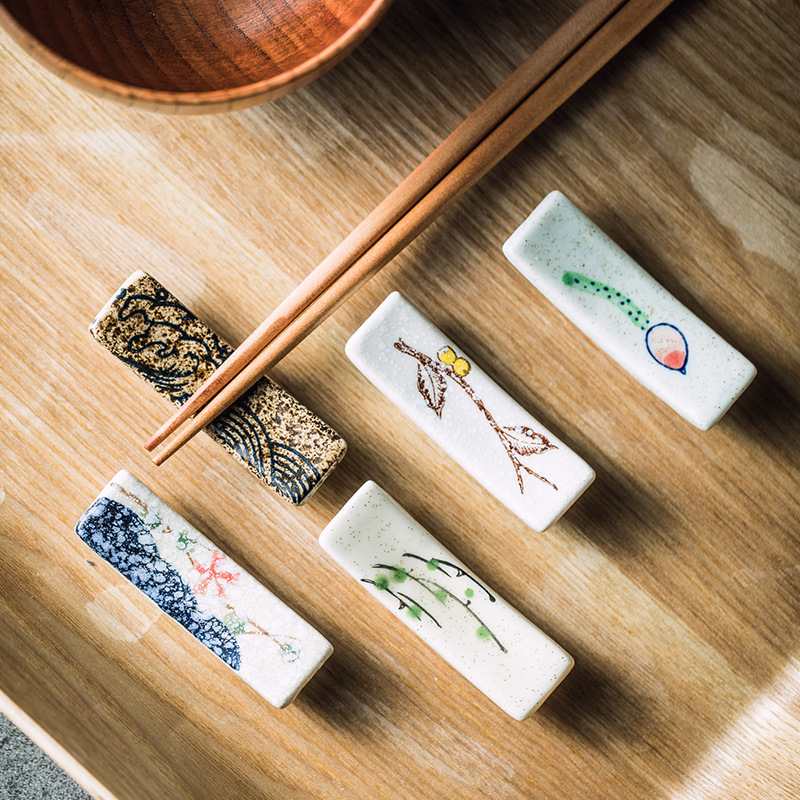 Japanese-style creative ceramic chopstick holder for restaurants, multiple-purpose chopstick cushion, soup spoon cushion, hotel dining table setting, tableware for commercial use