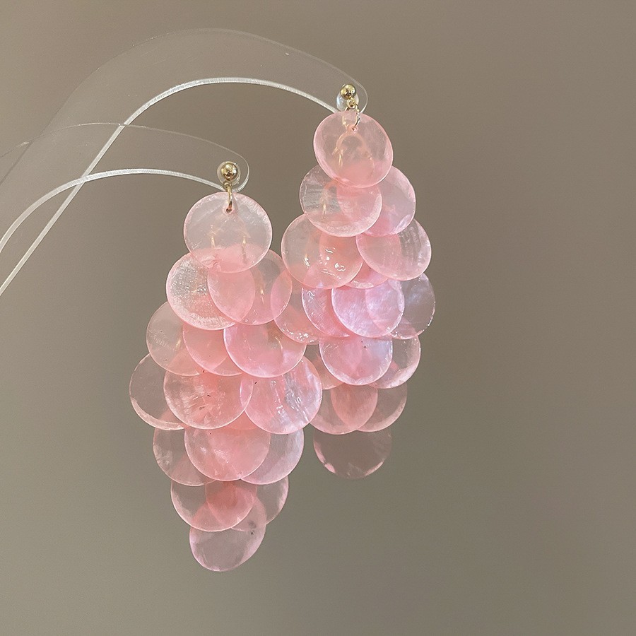 Pendientes de borla de concha de aguja de plata para mujer 2025 nuevos pendientes de temperamento de nicho de lujo ligero pendientes de todo fósforo de alta gama al por mayor