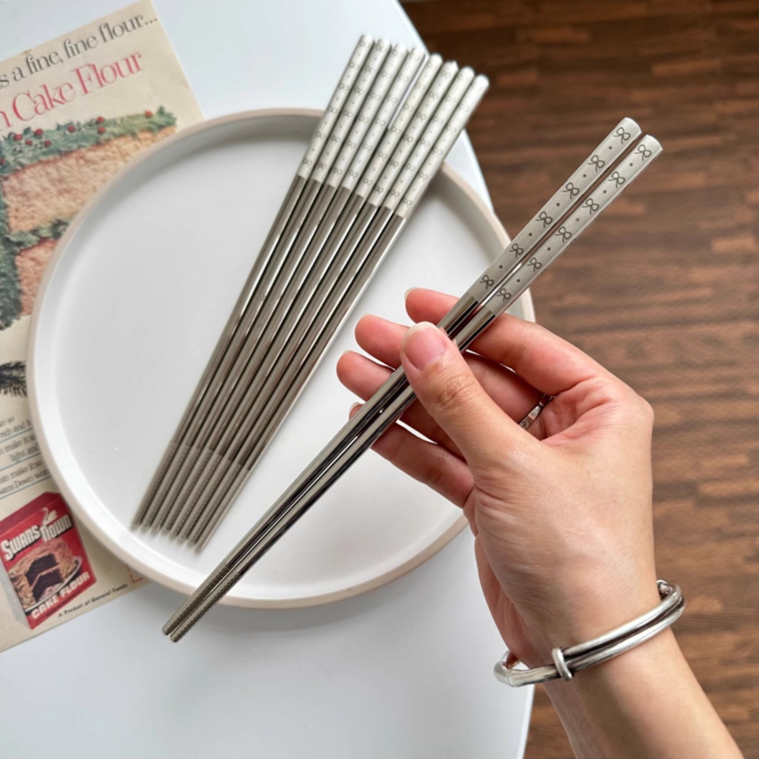 나비넥타이 304 사각젓가락 (23.5cm)