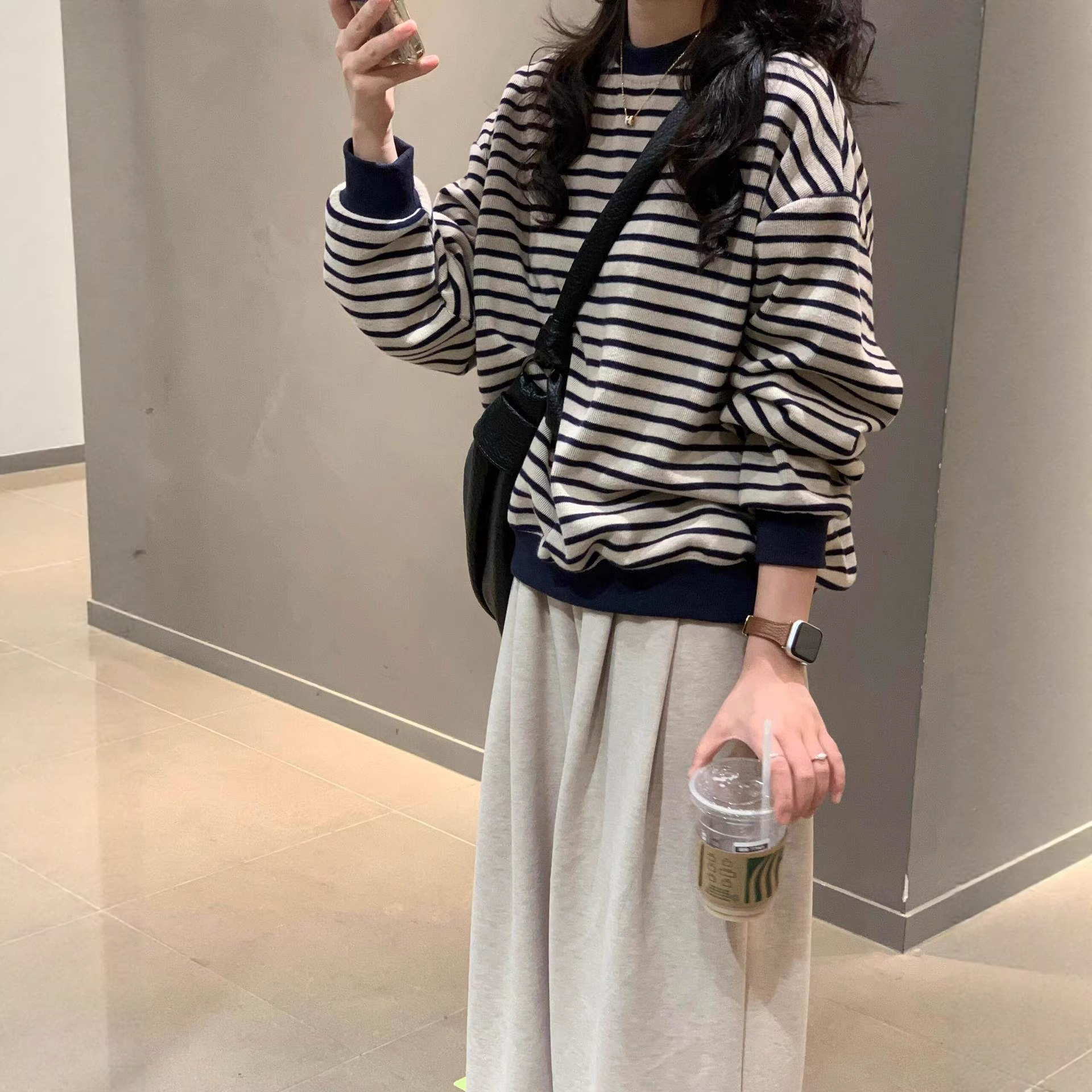 Striped Long-Sleeve Crewneck Sweatshirt for Women, Spring and Autumn 2026 New Style, Loose Design, Casual Student Pullover Top