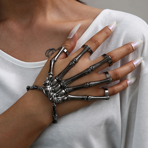 European and American new hand accessories, fashionable and personalized punk skull hand bones, versatile five-finger ring bracelet, adjustable integrated chain