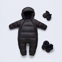 婴儿羽绒服连体衣宝宝加厚外出服新生儿抱衣哈衣爬服外套冬装