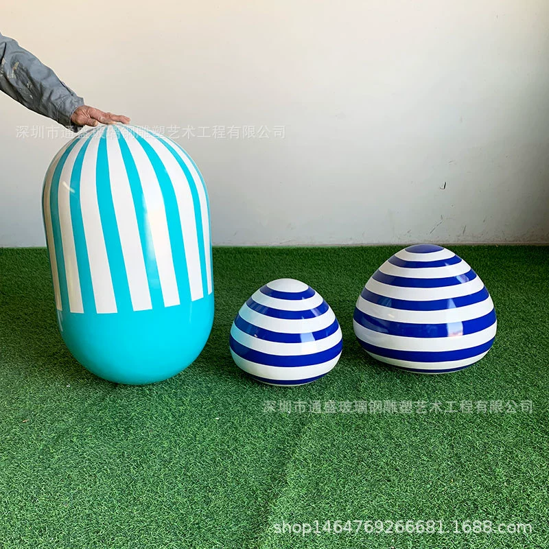 Наружные декоративные украшения из стекловолокна в виде полосатых сфер, квадратные ландшафтные цветные скульптуры из стекловолокна