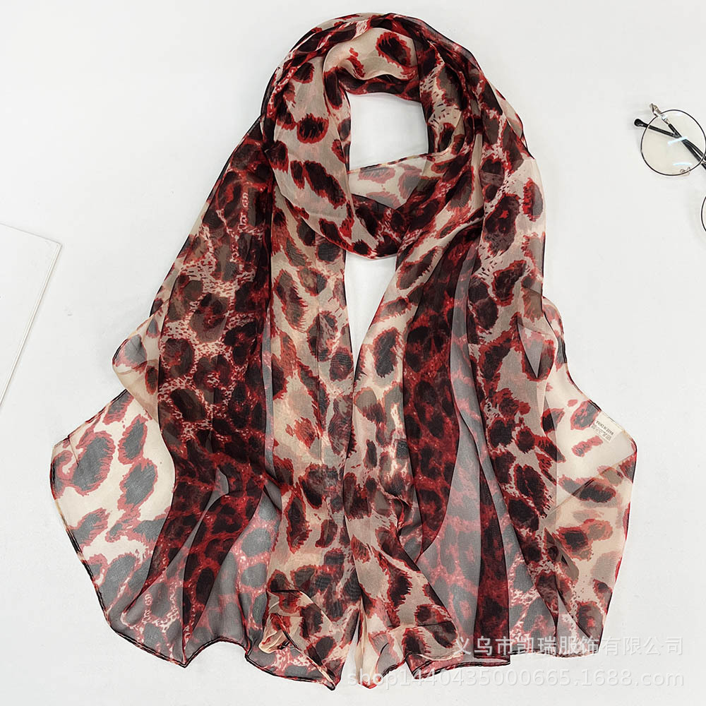 леопардовый красный