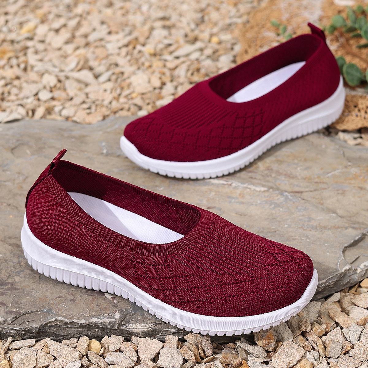 Mother Shoes Women's Foreign Trade New Old Beijing Cloth Shoes Soft Sole Comfortable Casual sneaker Cross-border plus size Women's Shoes