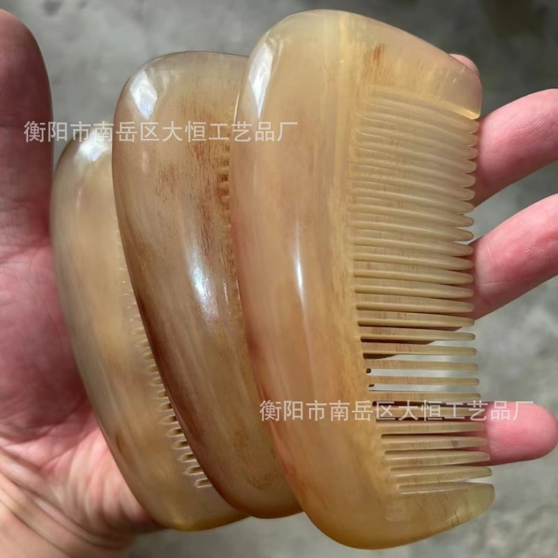 天然の羊の角の小さい太い櫛のマッサージの櫛の牛の角の柄のない歯の全歯の包みの櫛の短い柄の綿の羊の角の櫛|undefined