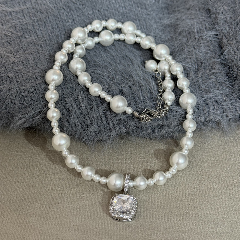 White pearl necklace