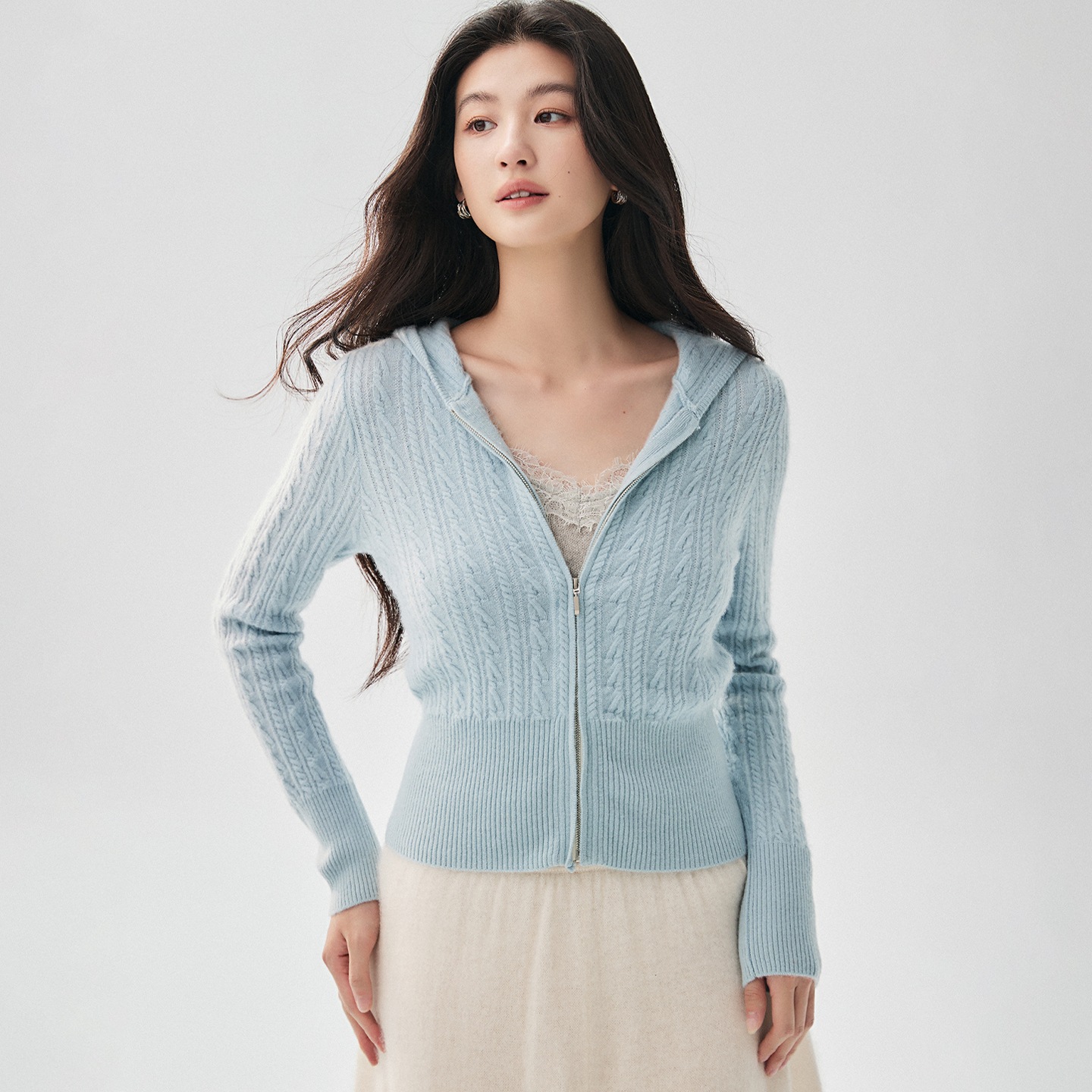 Cable-knit cashmere hooded sweater, women's short, slim-fit, zip-up jacket, figure-flattering, cable-knit base layer