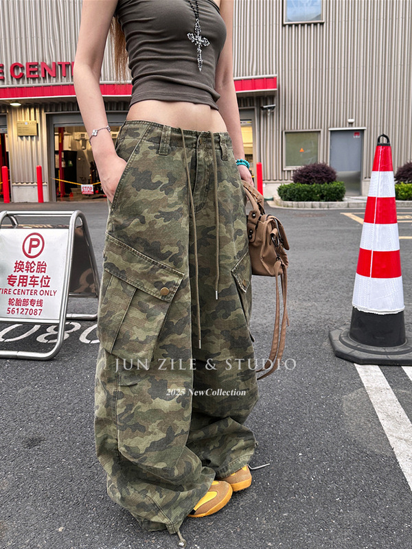 オーバーオールアメリカンレトロホットガールローウエストワイドレッグパンツ 2025 夏の女性の巾着ポケット迷彩デニムパンツ|undefined