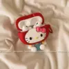 KT Cat с красным яблоком