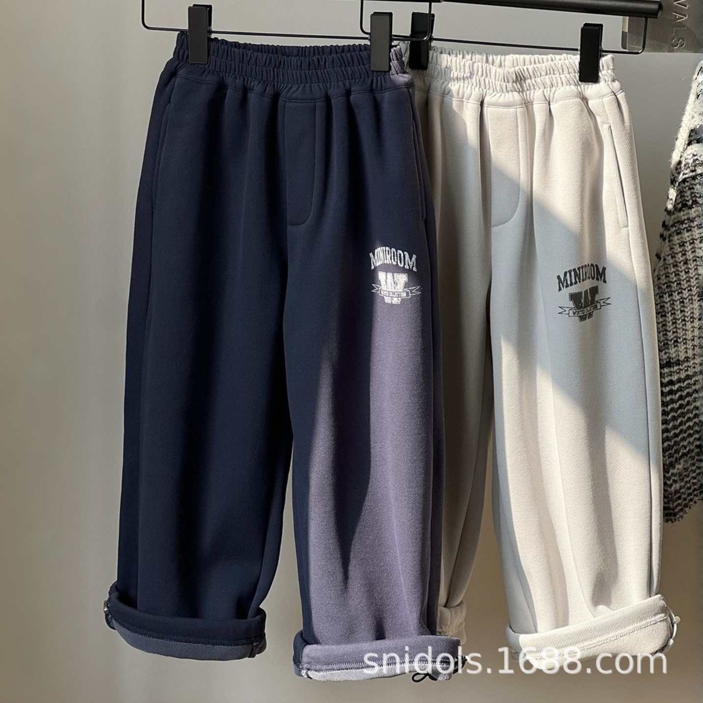 2025秋冬新款儿童加绒运动长裤韩版简潮男童加厚休闲保暖长