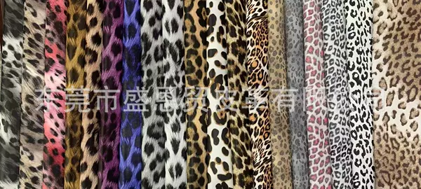 There are spot consultation on the color card for customer service to place an order