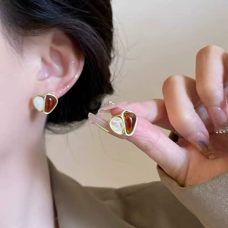 Серебряная игла, золотые универсальные ретро серьги, серебро 925 образец, интернет-знаменитость, стиль легкой роскоши, стиль высокого качества, яркий запоминающийся стиль
