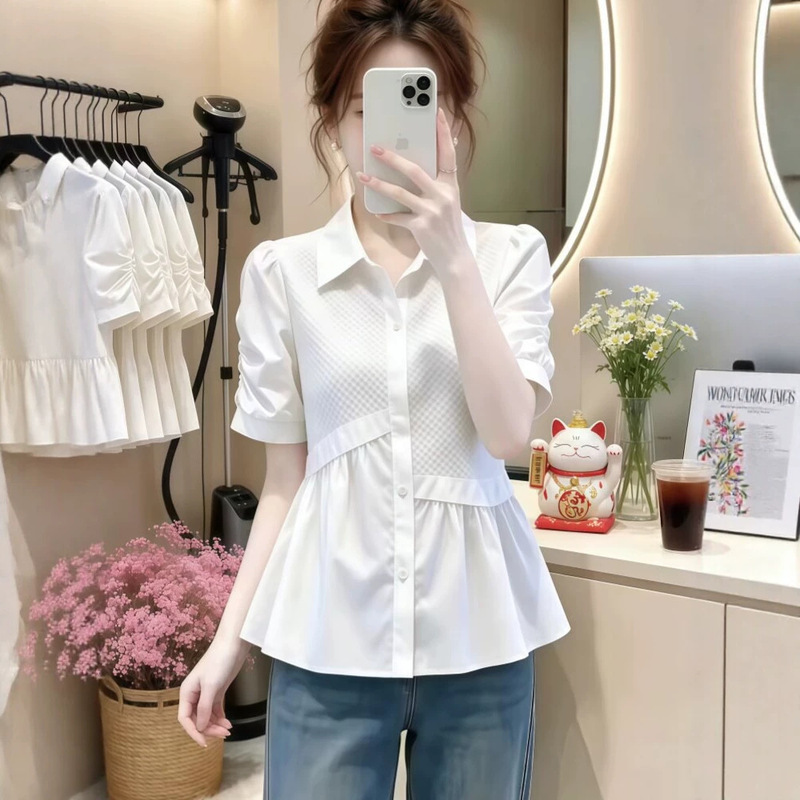 Loose Plus-Size Design with Exquisite Slimming Effect, Women's Shirt, New Summer 2026 Style, Age-Reducing, Stylish, Tummy-Concealing Short-Sleeve Top Loose Plus-Size Design with Exquisite Slimming Effect, Women's Shirt, New Summer 2026 Style, Age-Reducing, Stylish, Tummy-Concealing Short-Sleeve Top