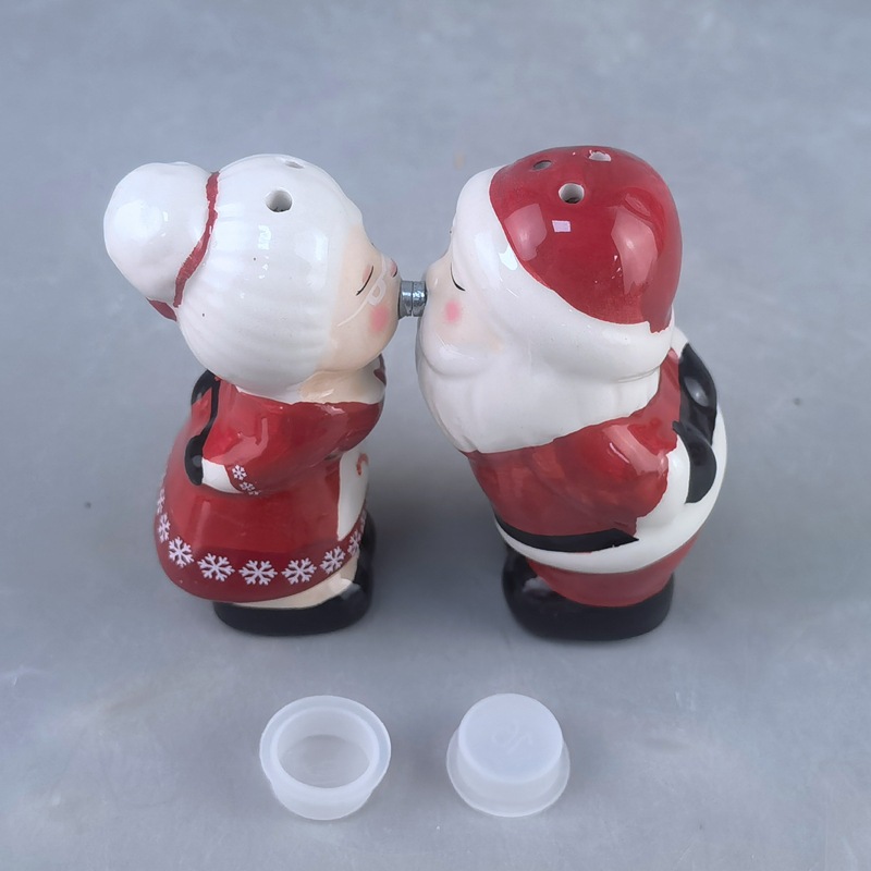 Spot cuidadosamente seleccionado botella de pimienta de cerámica navideña serie muñeco de nieve botella de condimento sólido de cocina porosa de estilo occidental