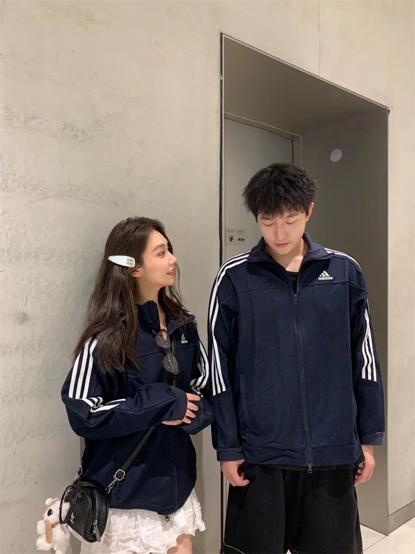 QQ糖国版三条杠刺绣外套休闲运动装男女长袖百搭情侣时尚拼接夹克|undefined