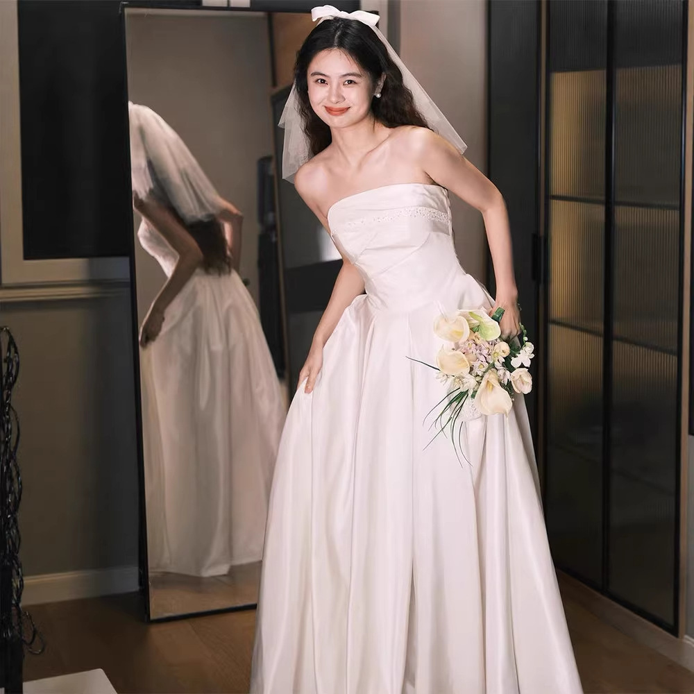 Strapless Light Wedding Dress, Simple Satin, Petite Bride, White Gown For Engagement And Marriage Registration, Elegant Wedding Dress For Going Out._ecoleips.com